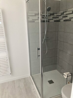 Soap, toilet paper - Very quiet country house close to many leisure activities (Frossay)