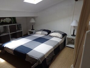 2 bedrooms, iron/ironing board