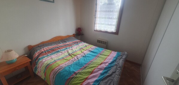 3 bedrooms, iron/ironing board