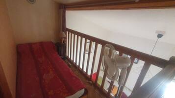 3 bedrooms, iron/ironing board
