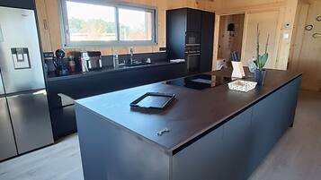 Réfrigérateur, micro-ondes, four, lave-vaisselle