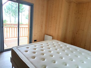 3 bedrooms, iron/ironing board, free WiFi