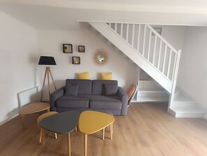 TV - SOULAC SUR MER IN THE HEART OF THE RESORT - 6852 (Soulac-sur-Mer)