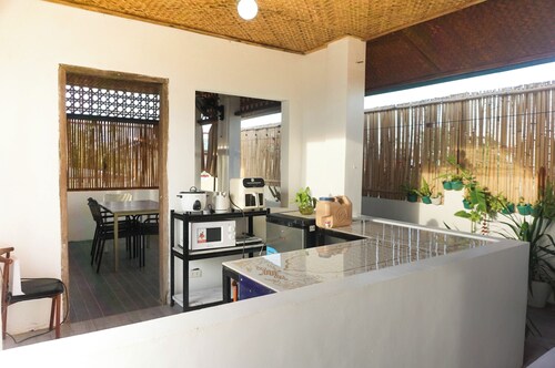 4-bedroom Vacation Home in awesome Puerto Princesa City with AC, WiFi