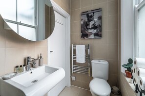 Bathroom - The Hideaway - Notting Hill Charming Studio (Greater London)