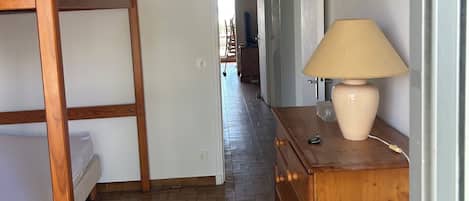 Iron/ironing board