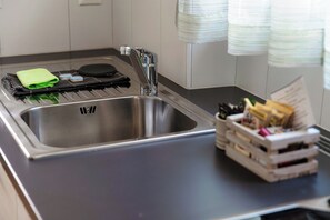 Espresso maker, coffee/tea maker, electric kettle, spices - Al Capriccio Apartment  (Losone)