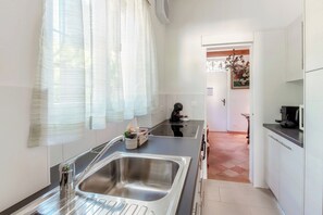 Espressomaschine, Wasserkocher mit Kaffee-/Teezubehör, Wasserkocher