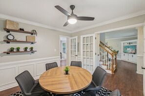 Dining - Beautiful home in the heart of Holly Springs -just steps from Womble Park (Holly Springs)