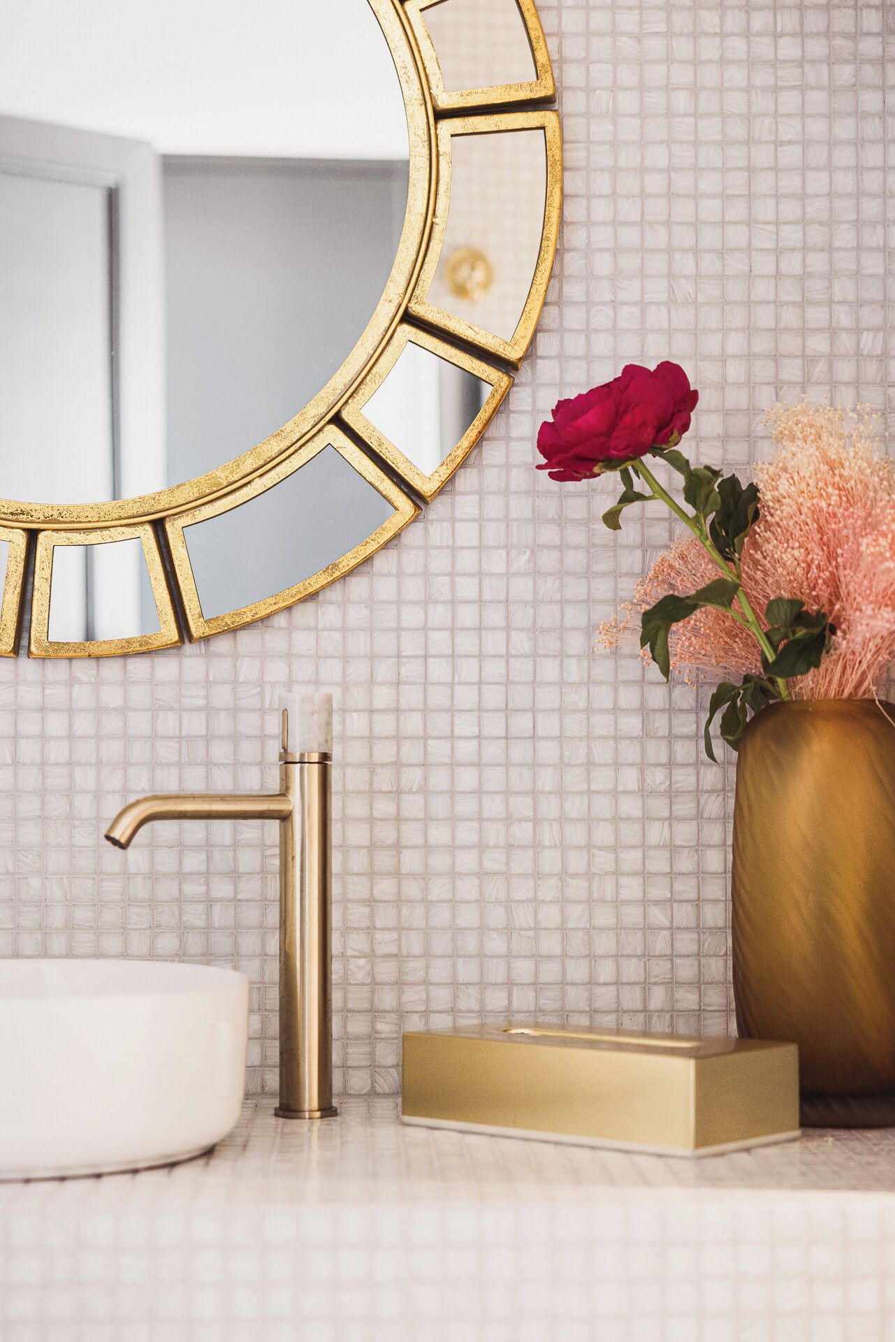 Deluxe-Doppelzimmer, Nichtraucher, Blick auf den Innenhof | Verdunkelungsvorhänge, schallisolierte Zimmer, Bügeleisen/Bügelbrett