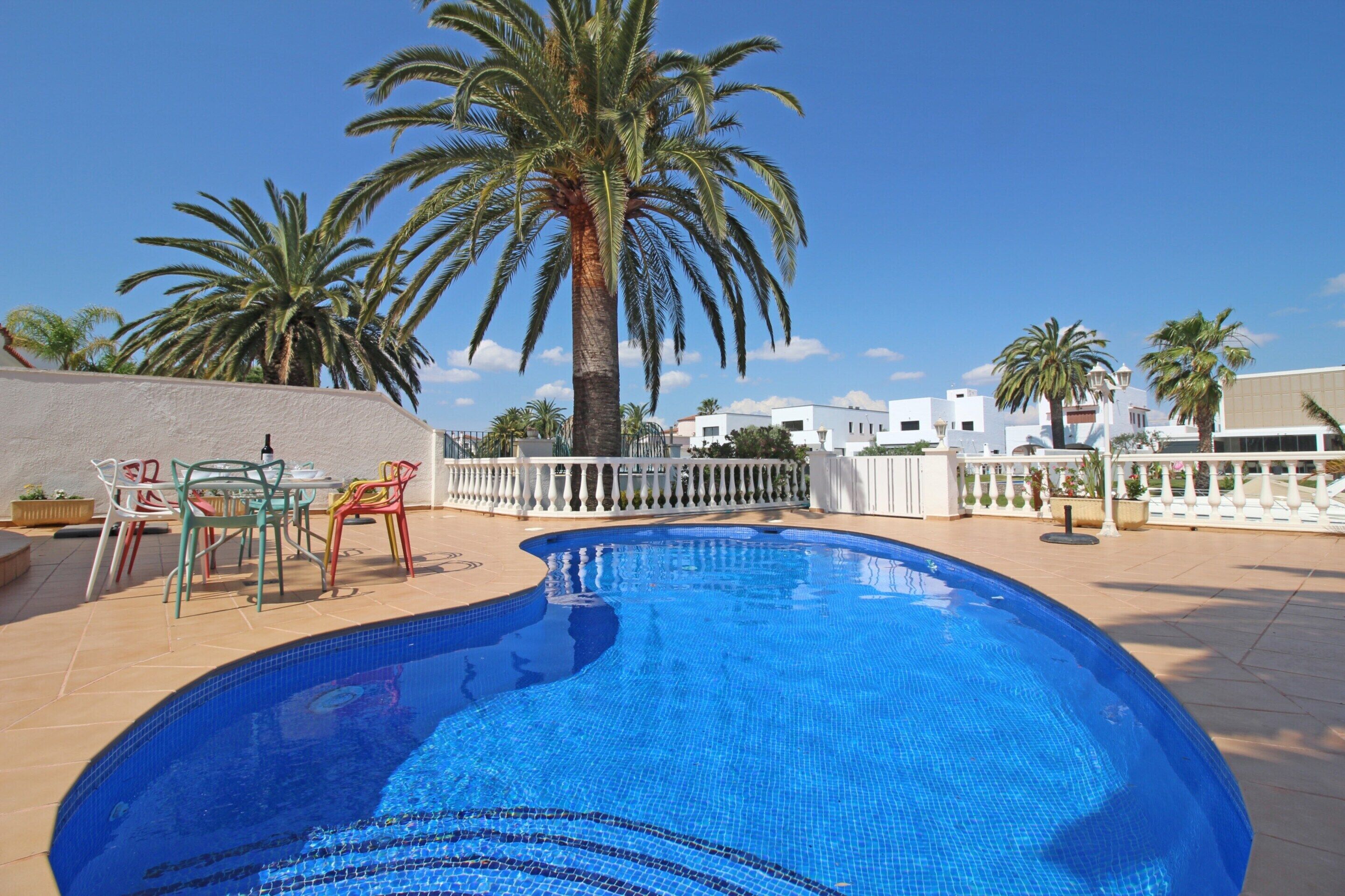 Villa | Pool | Indoor pool, outdoor pool