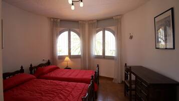 Villa | 3 habitaciones y tabla de planchar con plancha