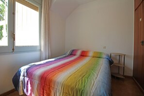 3 chambres, fer et planche à repasser