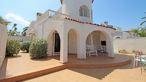 Villa | Exterior