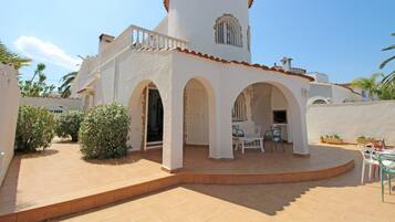 Villa | Exterior