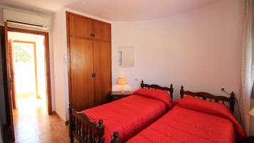 Villa | 3 bedrooms, iron/ironing board