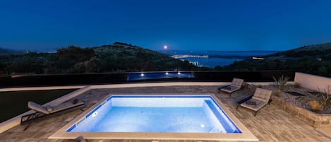 Piscine extérieure, piscine chauffée