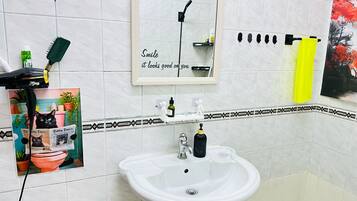 Bilik mandi berkongsi