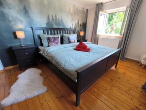 3 間睡房、可攜式嬰兒床、床單