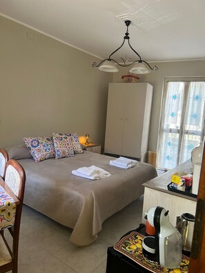 2 Schlafzimmer, Bügeleisen/Bügelbrett, Bettwäsche