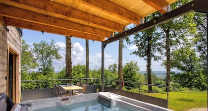 Le Pech Eternel:Cabane SPA des ChĂątaigniers