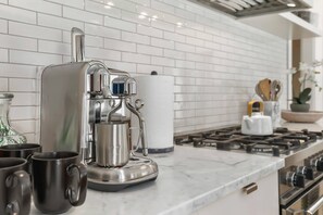 Coffee/tea maker, microwave, stovetop, dishwasher