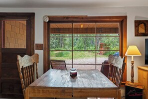 Dining - Cabin On The River, Pet-Friendly, Great Fishing! (Durango)