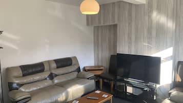 House, 3 Bedrooms | Living area | Flat-screen TV