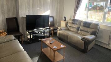 Rumah, 3 kamar tidur | Area keluarga | TV layar datar