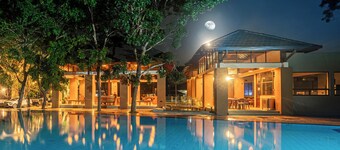 LUXTORI Arugambay