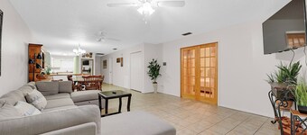 Cute, Comfy & Walkable 2/2 Condo Central McAllen