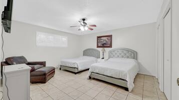 2 chambres, fer et planche Ă repasser, Wi-Fi gratuit, draps fournis