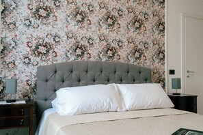 1 habitación, tabla de planchar con plancha, wifi gratis y ropa de cama 