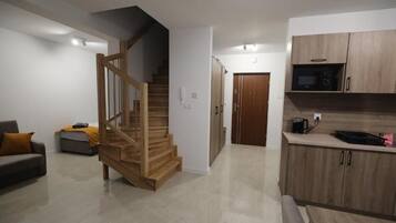 Laptop workspace, iron/ironing board, free WiFi, bed sheets