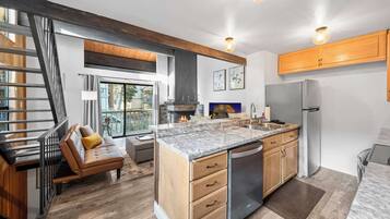 Condo, Multiple Beds, Patio, Mountain View (Kingswood Village Escape) | Interior