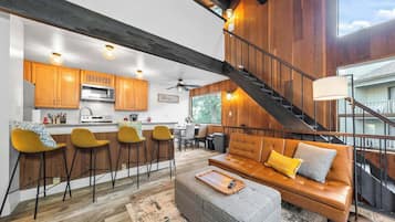 Condo, Multiple Beds, Patio, Mountain View (Kingswood Village Escape) | Interior