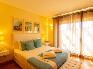 3 quartos, ferros/tábuas de passar roupa, Wi-Fi, roupa de cama