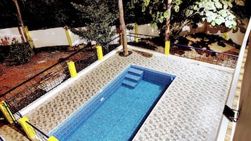 Piscina all'aperto