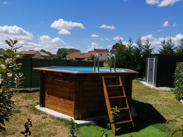 Bain à remous extérieur