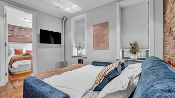 2 bedrooms, desk, iron/ironing board, WiFi