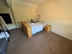 1 habitación, decoración personalizada y muebles diferentes