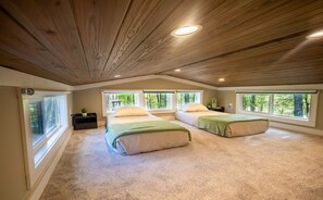 1 bedroom, travel cot, WiFi, bed sheets