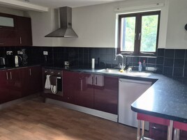 Dishwasher, cookware/dishes/utensils