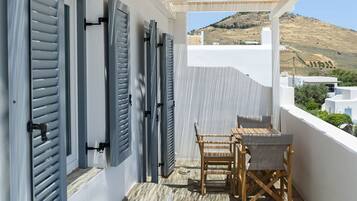 Luxury Apartment, Sea View | Balcony