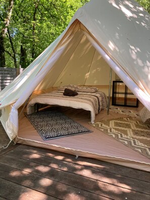 4 bedrooms, bed sheets