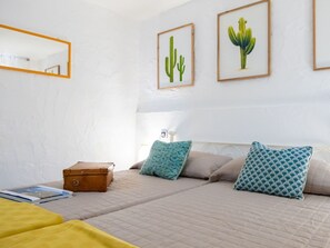 2 soverom og reiseseng for barn