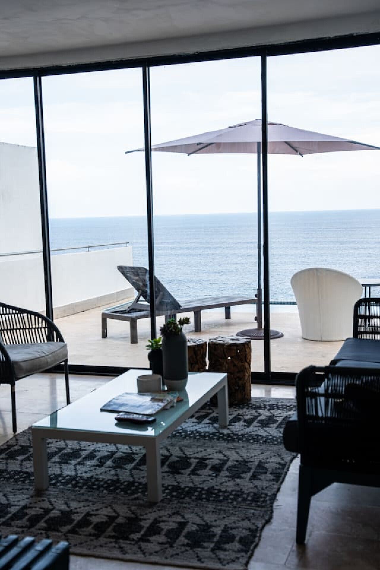 BLACK ROSE ビラ Black Rose Pinball Machine (Bally, 1992) | Pinside Game Archive