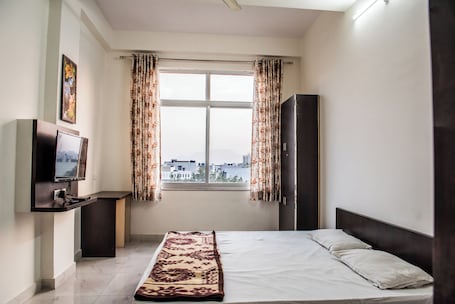 Deluxe Double Room | Desk, free WiFi