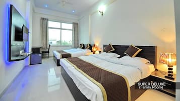 Habitación cuádruple superior | Escritorio y wifi gratis