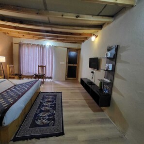 Deluxe Double or Twin Room, Lake View | Soundproofing - Mystic Pangong (Leh)